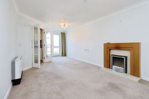 LIVING ROOM- click for photo gallery